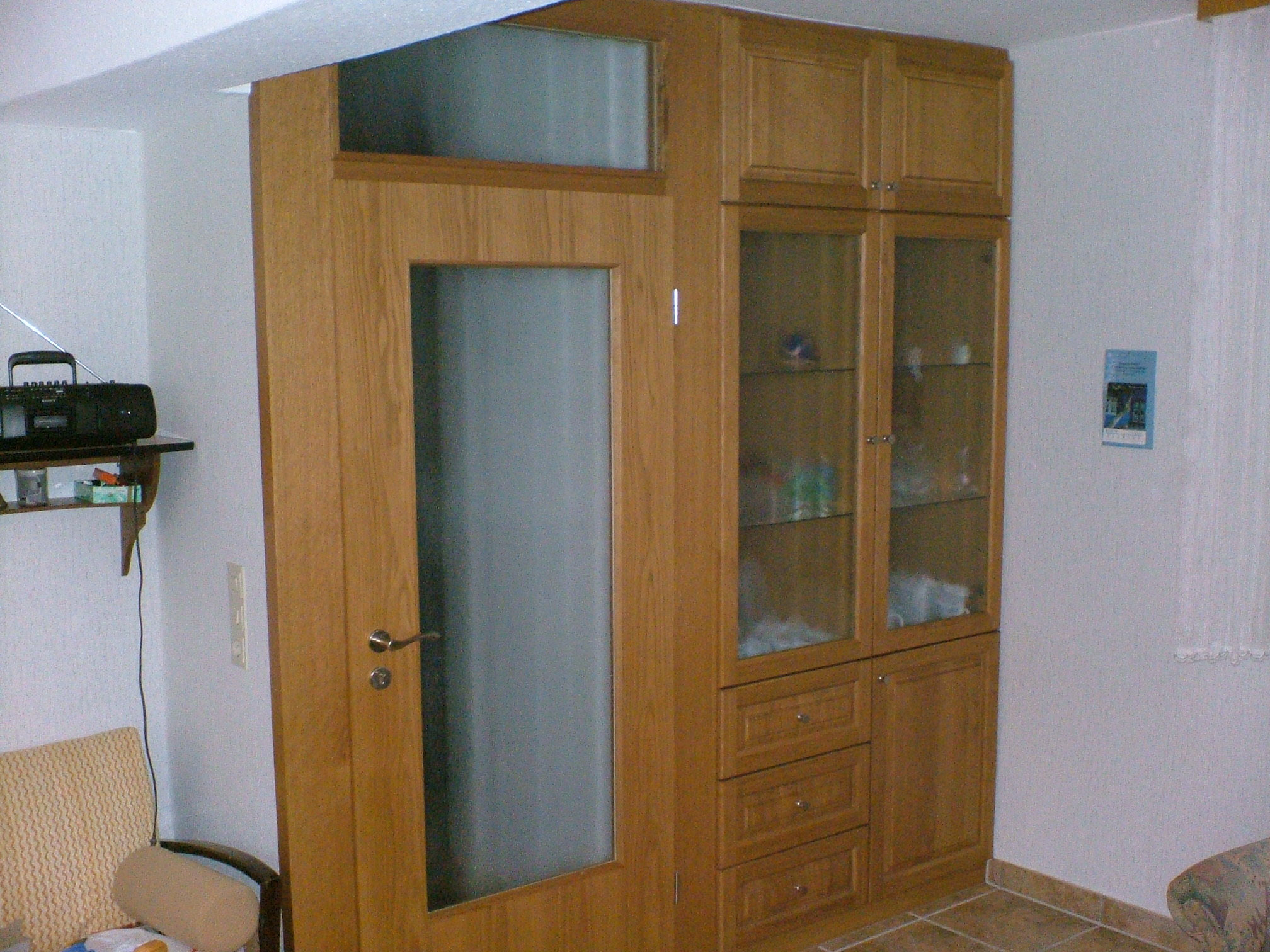 Blockrahment&uuml;re mit integriertem Einbauschrank in Eiche gebeizt